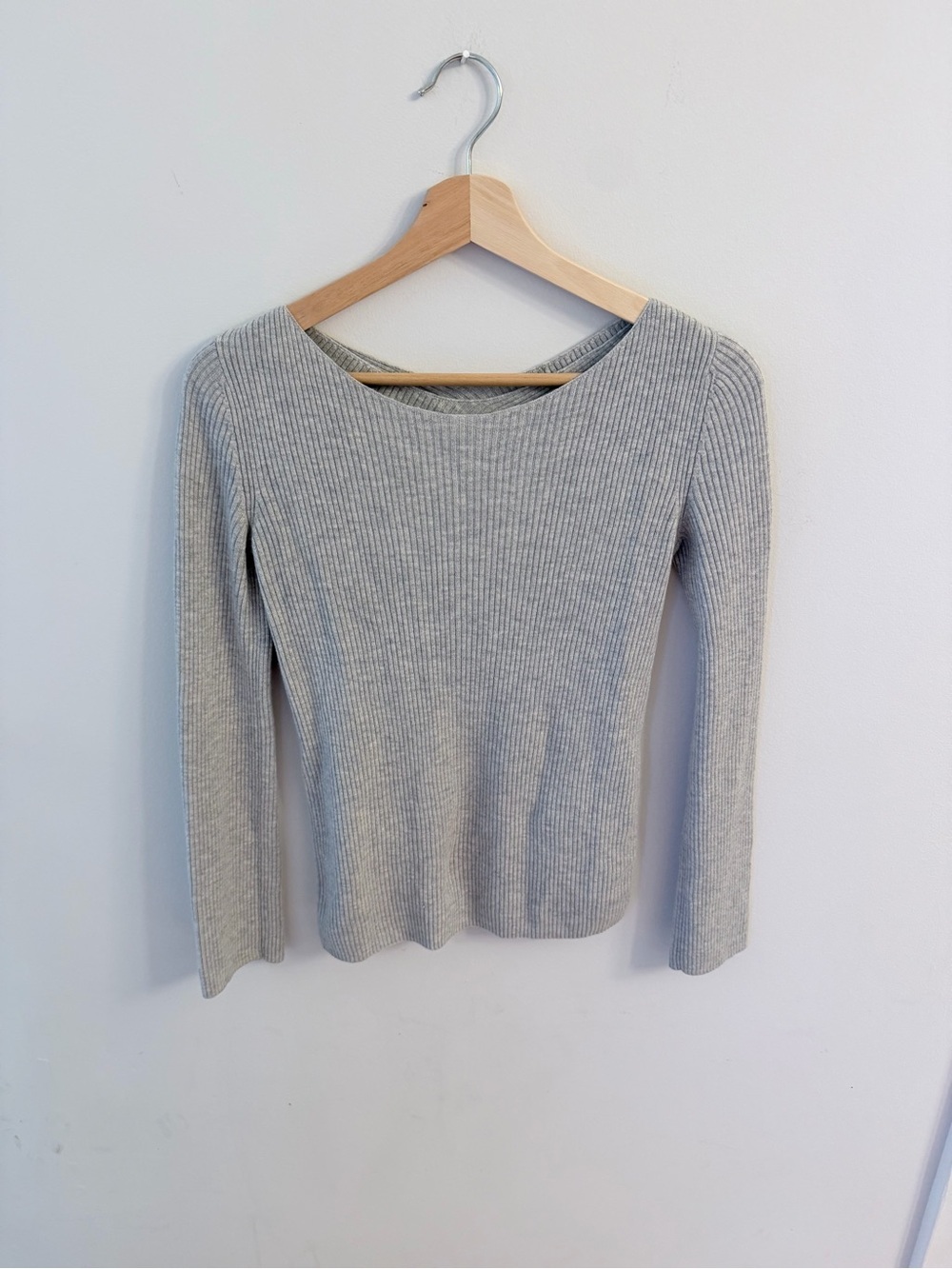 Babaton Gray Ribbed Scoopneck Long-Sleeve Sweater